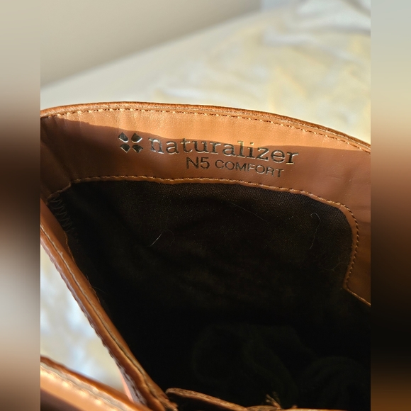 Boots - Picture 9 of 9